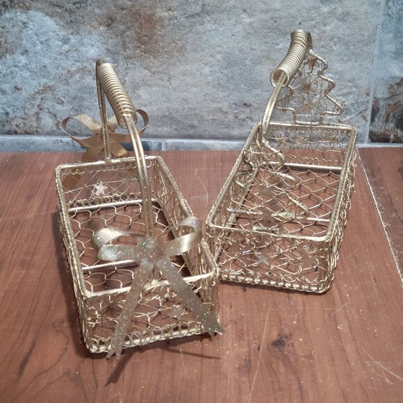 Gold Metal Wire Basket Christmas Tree and Ribbon Design Christmas Container Deco - Picture 7 of 9